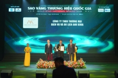 anh khoa travel  vinh danh t  i ch   ng tr  nh sao v  ng th   ng hi u qu  c gia