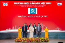 th   ng hi u ch    l i th   vinh s  nh  n       c hanh hi u     top 100    th   ng hi u d  n     u vi t nam   
