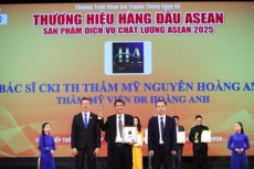   dr  ho  ng anh       b  n tay v  ng    ph   u thu  t th   m m   ghi d  u   n v  i th   ng hi u h  ng     u ch u    2025