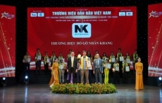        g  nh  n khang  gi   h n vi t trong t ng s   n ph  m tr   ng k  truy  n th ng   