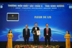 fleur de lis    truy  n th  ng v      i m  i