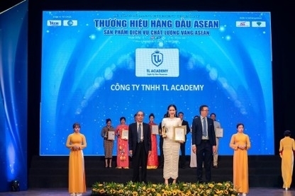 ch  t ch l   tuy   t lan    nh  s  ng l  p tl academy  d   u    n trong h nh tr nh   i m i s  ng t   o v  chuy  n   i s 