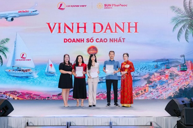 Có thể là hình ảnh về văn bản